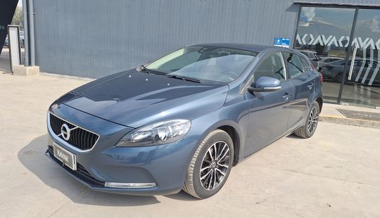 Volvo • V40