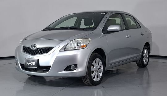 Toyota • Yaris