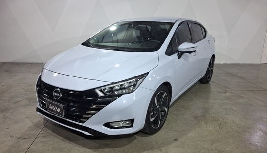 Nissan • Versa