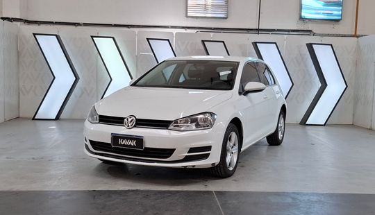 Volkswagen • Golf
