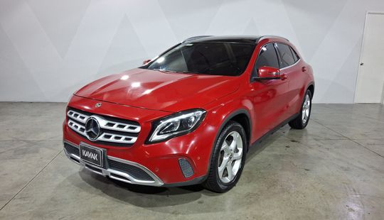 Mercedes Benz • Clase GLA