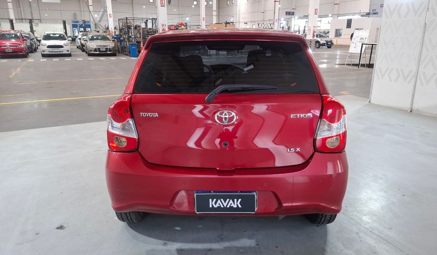 Toyota Etios 1.5 X Hatchback 2022