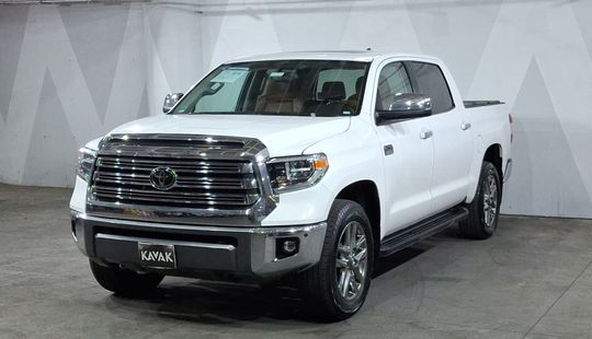 Toyota • Tundra