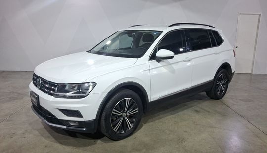 Volkswagen • Tiguan