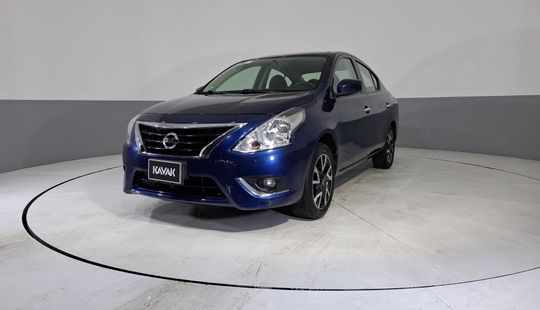 Nissan • Versa