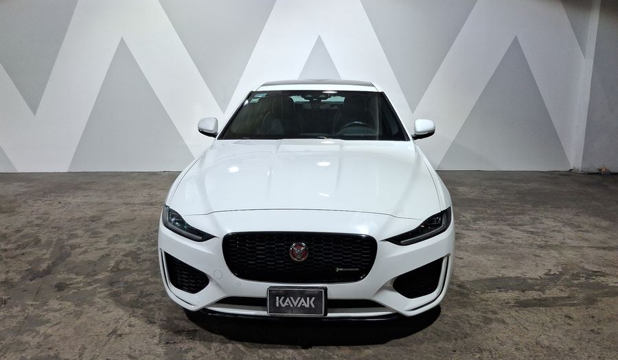 Jaguar Xe 2.0 P300 SE AUTO Sedan 2020