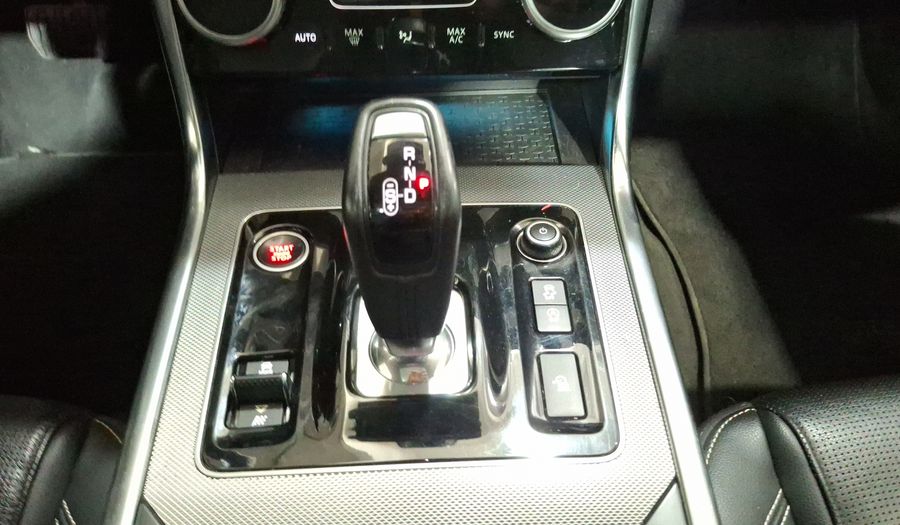 Jaguar Xe 2.0 P300 SE AUTO Sedan 2020