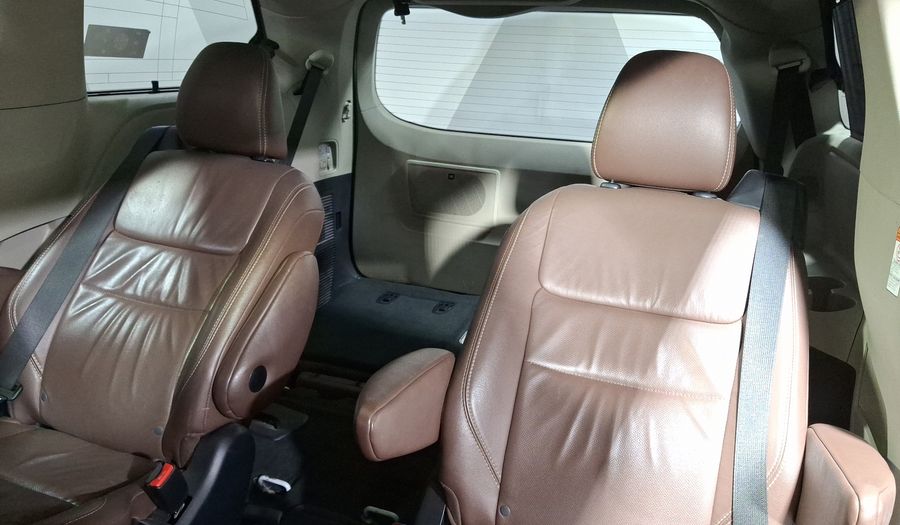Toyota Sienna 3.5 LIMITED AT Minivan 2017