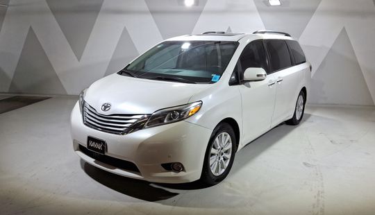 Toyota • Sienna