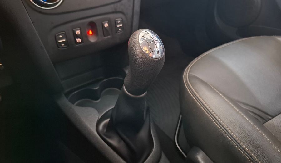 Renault Sandero 1.6 PRIVILEGE PACK Hatchback 2017