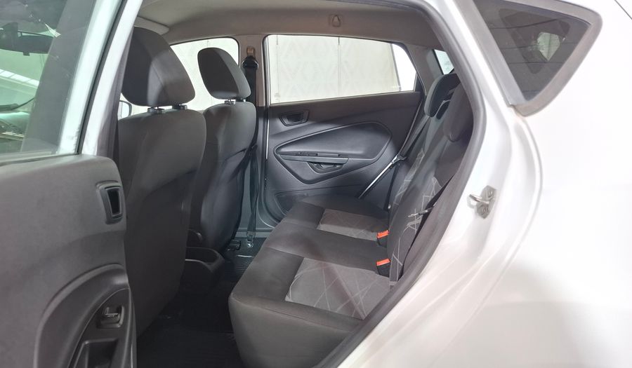 Ford Fiesta Kinetic Design 1.6 S PLUS Sedan 2014