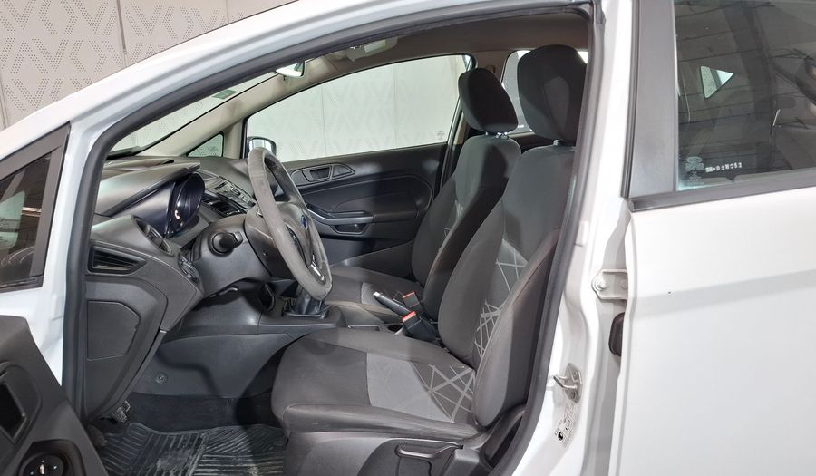 Ford Fiesta Kinetic Design 1.6 S PLUS Sedan 2014