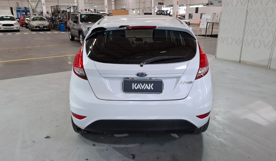 Ford Fiesta Kinetic Design 1.6 S PLUS Sedan 2014