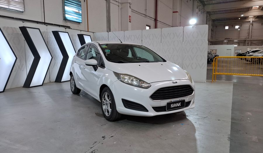 Ford Fiesta Kinetic Design 1.6 S PLUS Sedan 2014