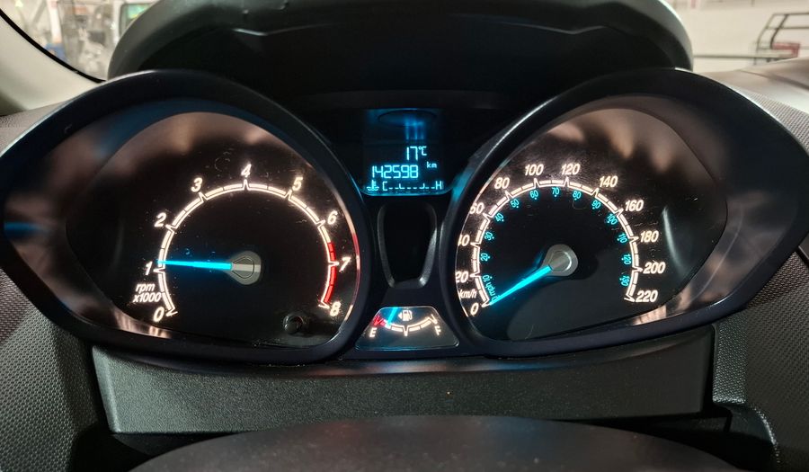 Ford Fiesta Kinetic Design 1.6 S PLUS Sedan 2014