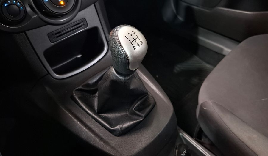 Ford Fiesta Kinetic Design 1.6 S PLUS Sedan 2014