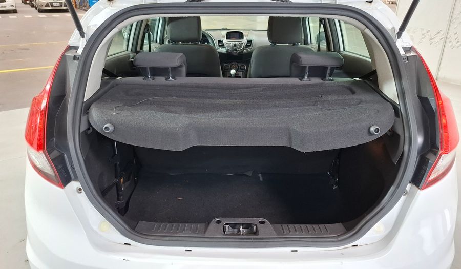 Ford Fiesta Kinetic Design 1.6 S PLUS Sedan 2014