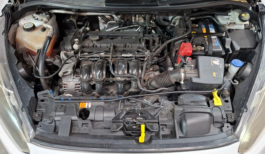 Ford Fiesta Kinetic Design 1.6 S PLUS Sedan 2014