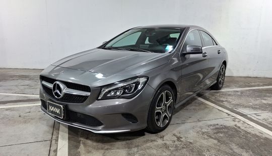 Mercedes Benz • Clase CLA