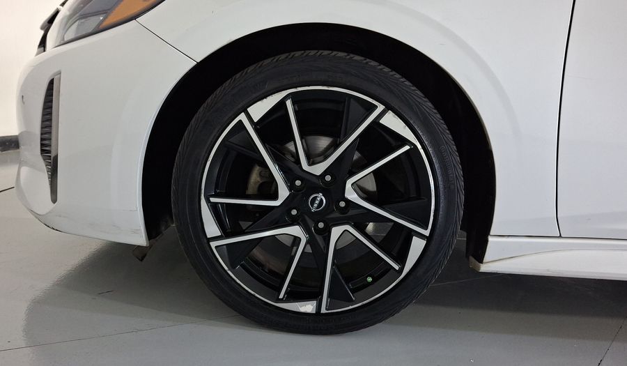 Nissan Sentra 2.0 SR PLATINUM BITONO CVT Sedan 2024