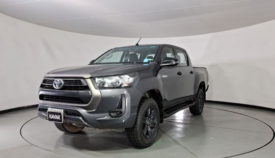 Toyota • Hilux