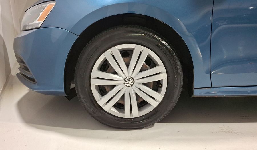 Volkswagen Jetta 2.0 MT Sedan 2016