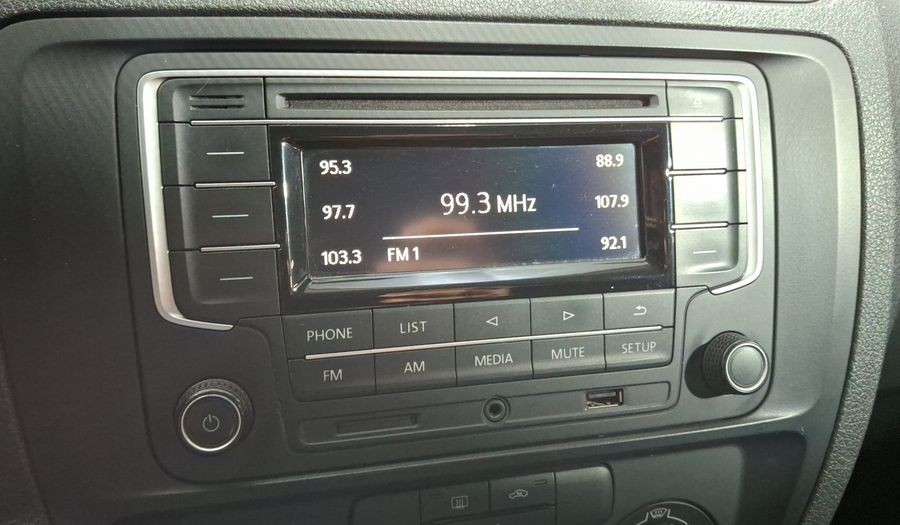 Volkswagen Jetta 2.0 MT Sedan 2016