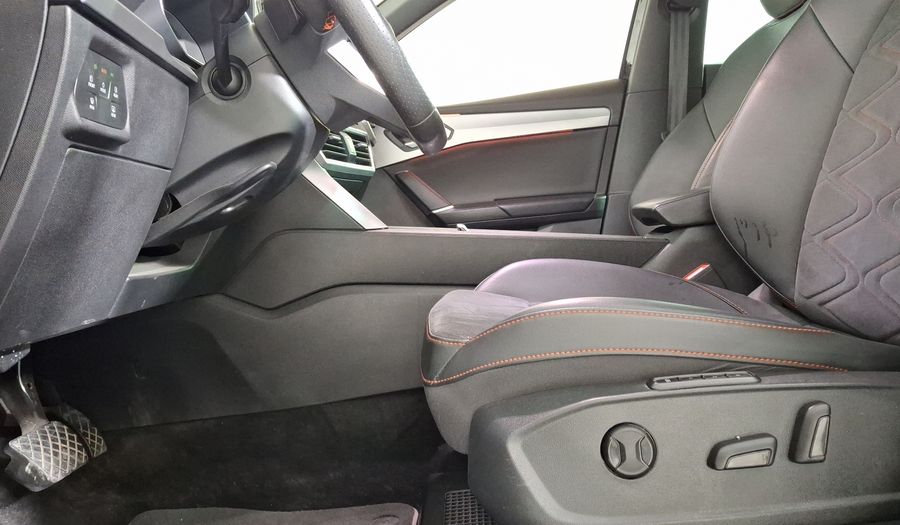 Seat Leon 2.0 FR AUTO Hatchback 2023