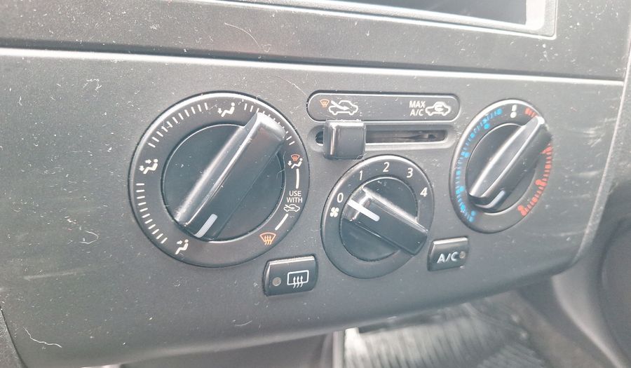 Nissan Tiida 1.6 S ALW Hatchback 2012
