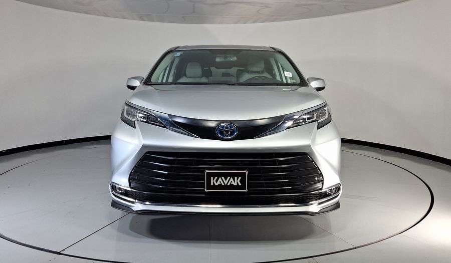 Toyota Sienna 2.5 HEV XLE AUTO Minivan 2021
