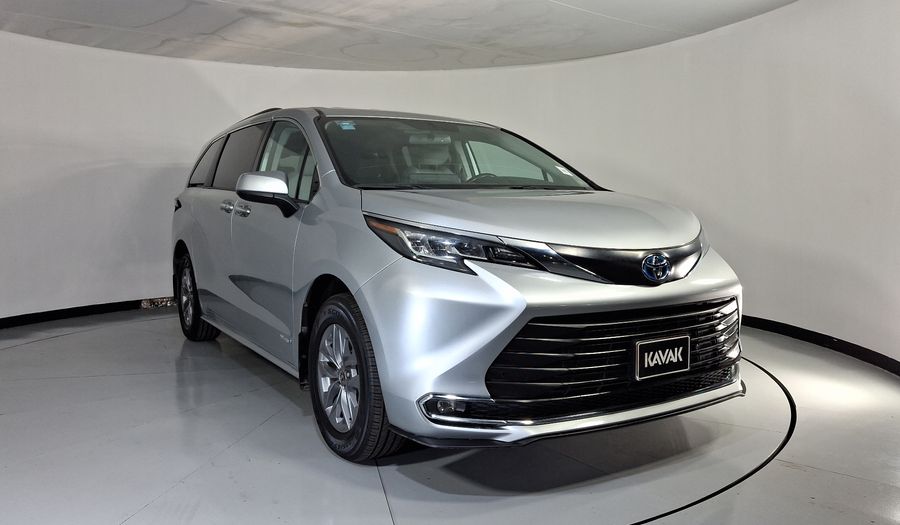 Toyota Sienna 2.5 HEV XLE AUTO Minivan 2021