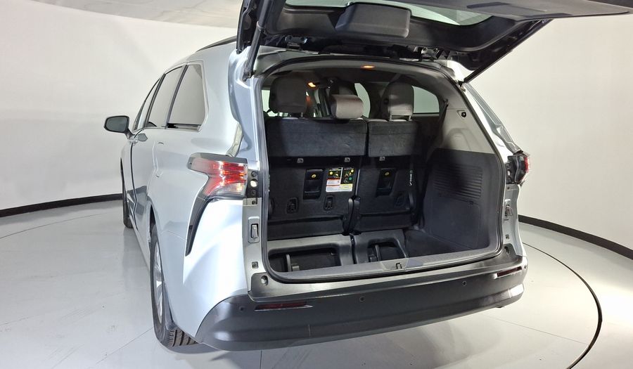 Toyota Sienna 2.5 HEV XLE AUTO Minivan 2021