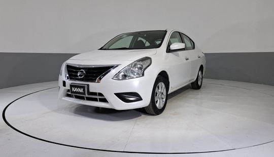 Nissan • Versa