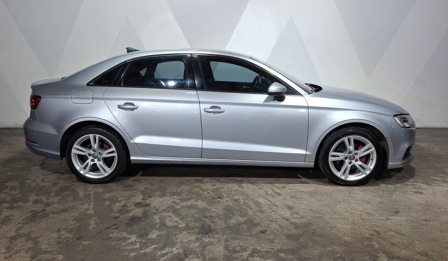 Audi A3 1.4 TFSI DYNAMIC Sedan 2017