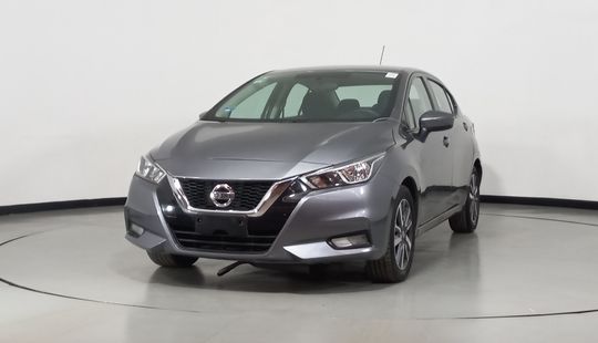 Nissan • Versa