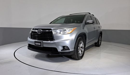 Toyota • Highlander