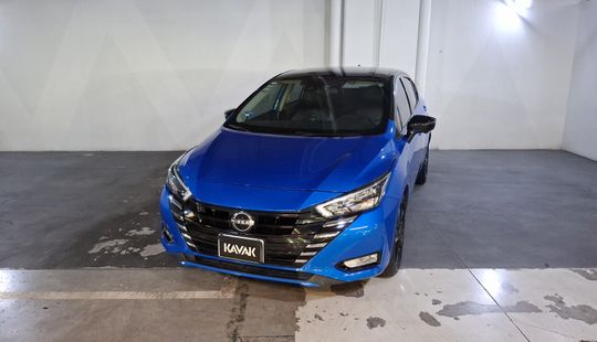 Nissan • Versa