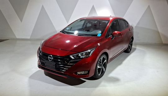 Nissan • Versa