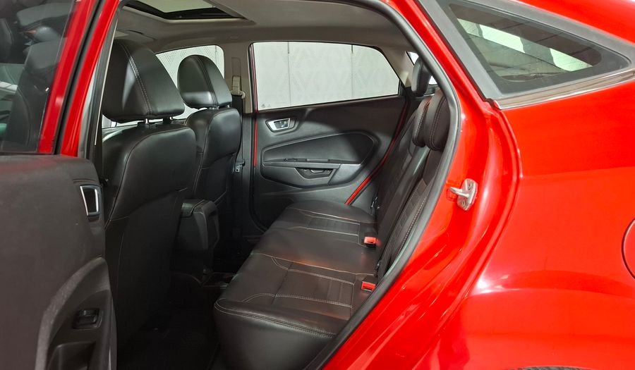 Ford Fiesta Kinetic Design 1.6 TITANIUM Sedan 2014