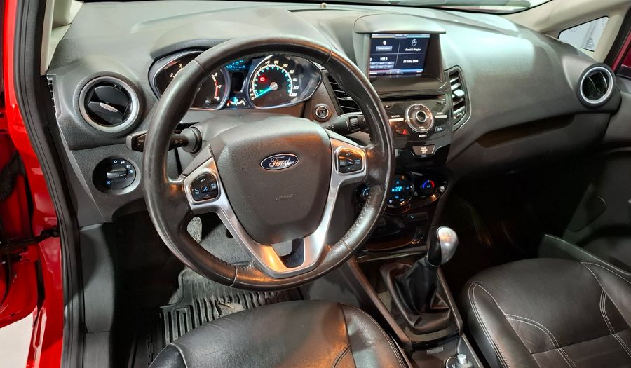Ford Fiesta Kinetic Design 1.6 TITANIUM Sedan 2014