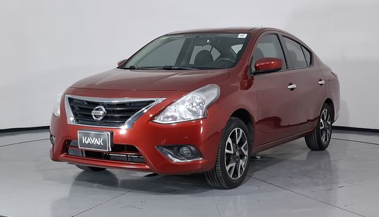 Nissan • Versa