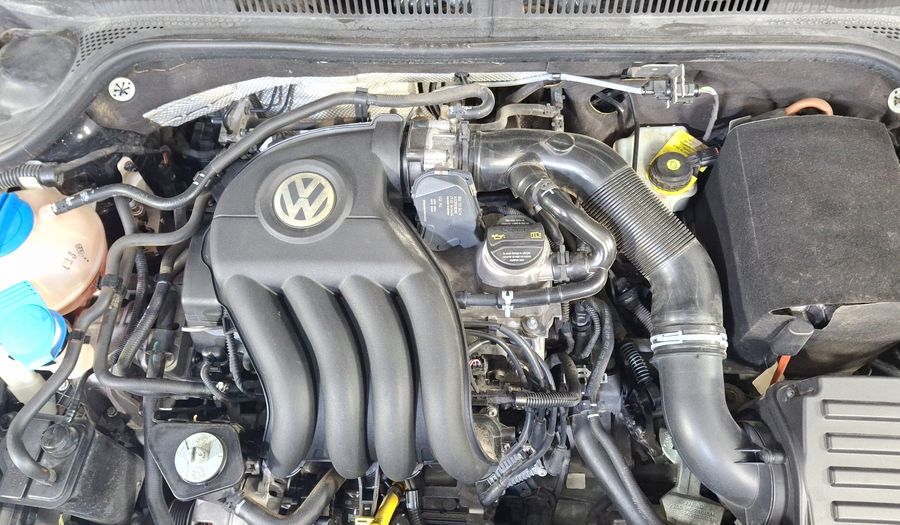 Volkswagen Jetta 2.0 MT Sedan 2016