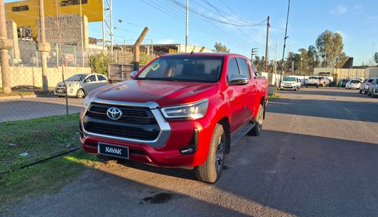 Toyota • Hilux