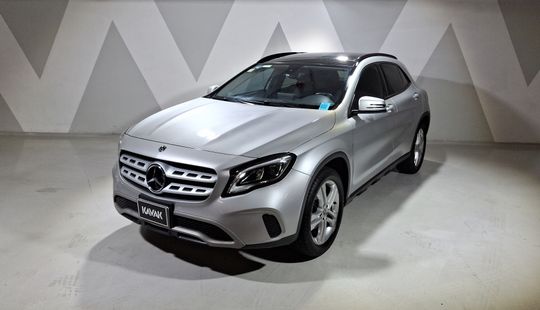 Mercedes Benz • Clase GLA