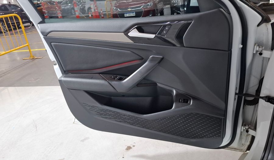 Volkswagen Vento 1.4 TSI HIGHLINE 250 AUTO Sedan 2021