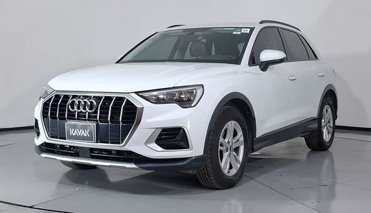 Audi • Q3