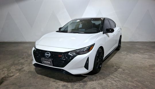 Nissan • Sentra