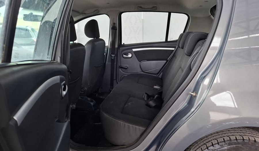 Renault Sandero 1.6 16V Hatchback 2010