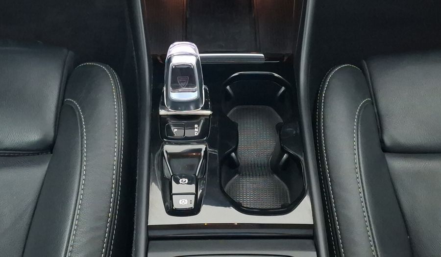 Volvo Xc40 2.0 B4 MHEV ULTIMATE AUTO Suv 2024