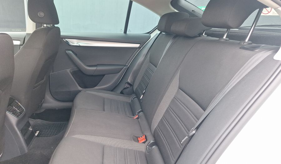 Skoda Octavia 1.4 TSI AMBIENTE DSG Sedan 2018